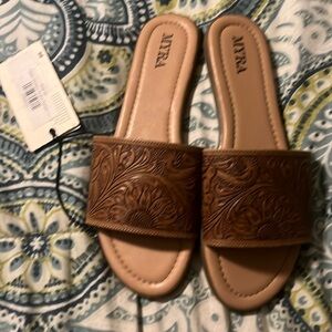Tooled Myra Slides